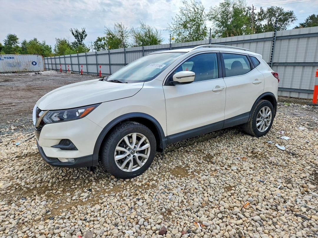 Vista de 2021 NISSAN ROGUE SPORT SV, ángulo 1