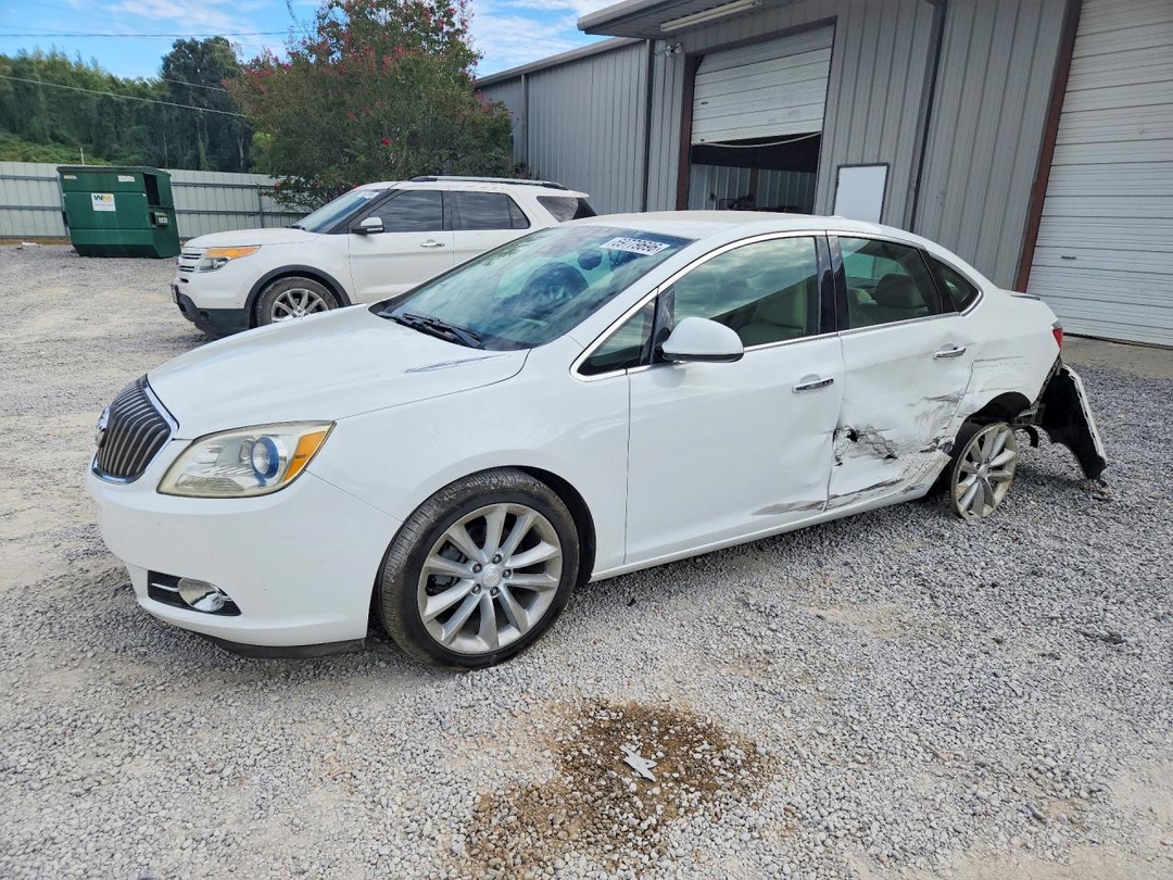 Vista de 2015 BUICK VERANO, ángulo 1