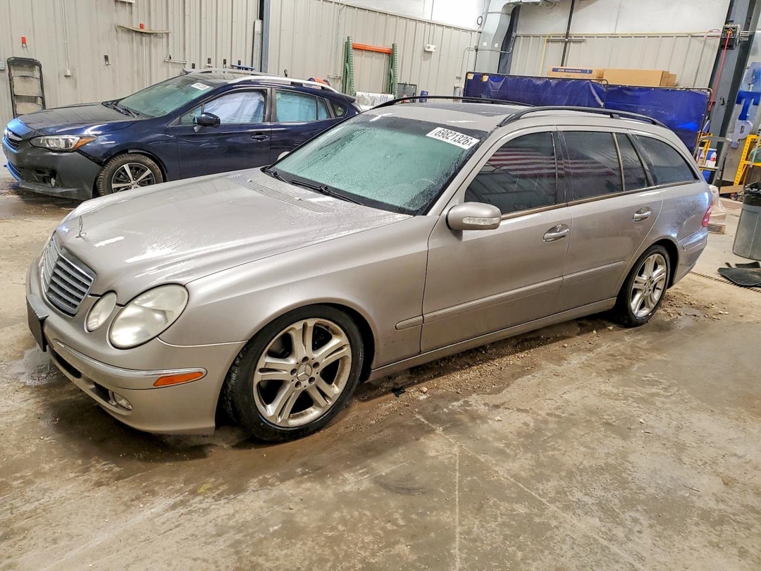 Вид 2005 MERCEDES-BENZ E-CLASS E500, угол 1