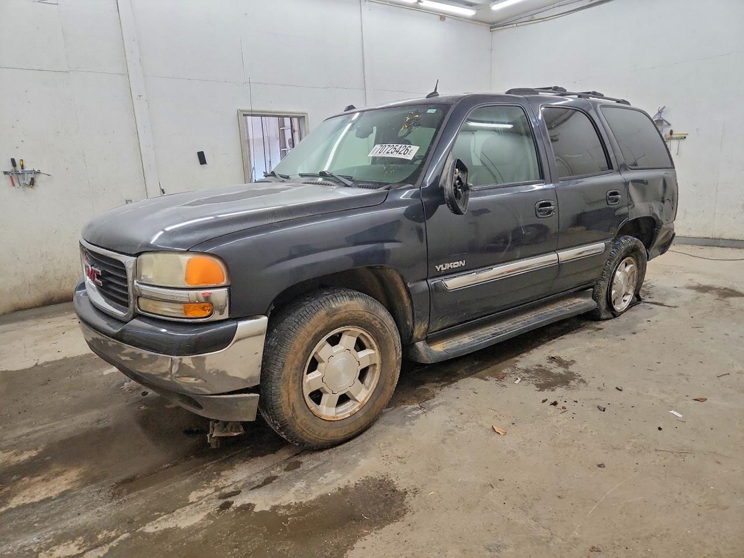Vue de 2004 GMC YUKON, angle 1