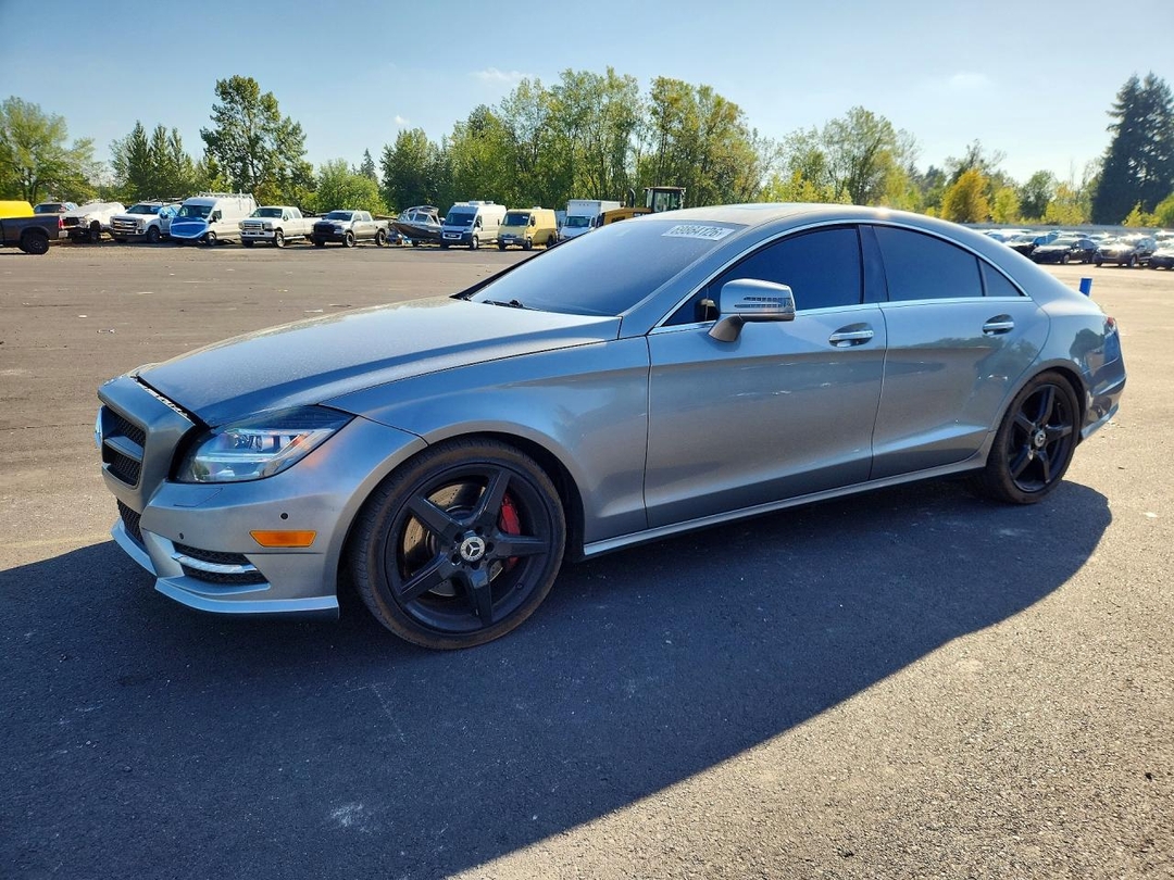 Vue de 2014 MERCEDES-BENZ CLS 550, angle 1