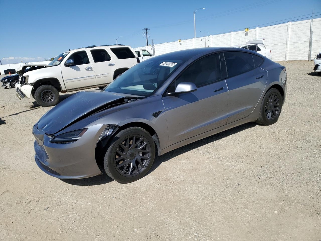 Vue de 2025 TESLA MODEL 3, angle 1