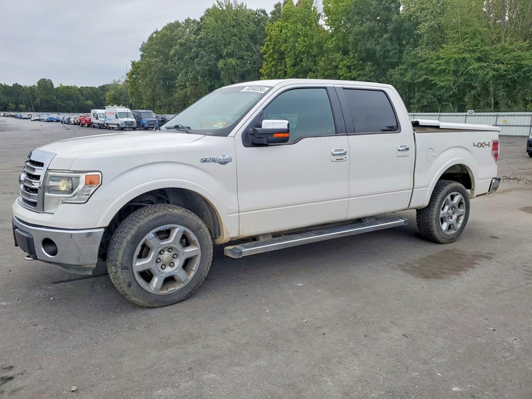 Vue de 2013 FORD F150 SUPERCREW, angle 1