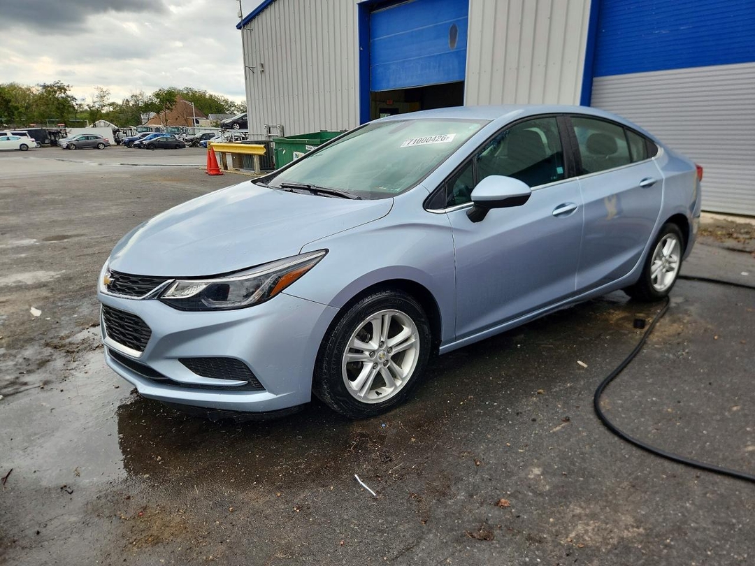 Vedere 2018 CHEVROLET CRUZE LT, unghi 1