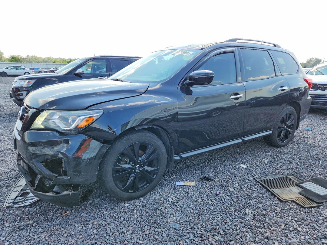 Vue de 2018 NISSAN PATHFINDER SL, angle 1