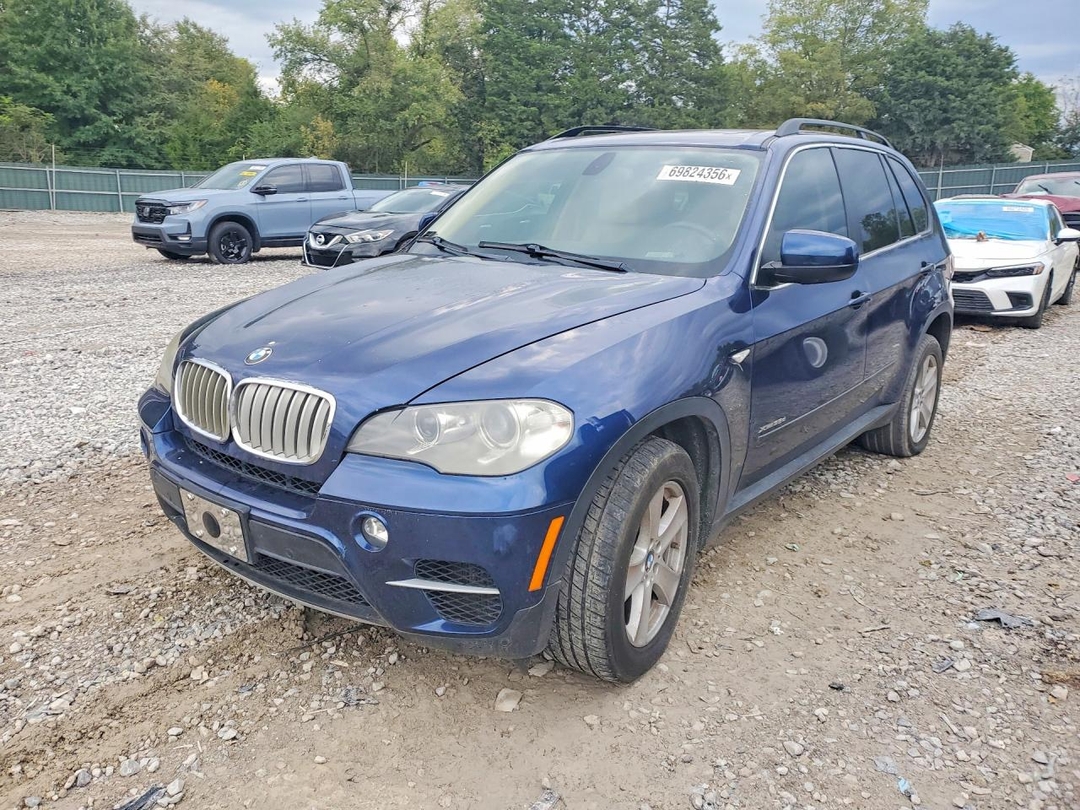 Vue de 2012 BMW X5 XDRIVE35D, angle 1