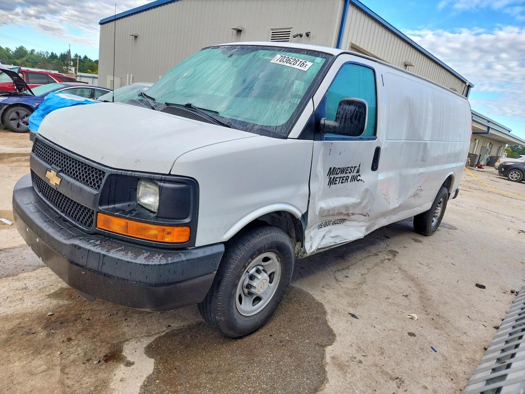 منظر 2015 CHEVROLET EXPRESS 3500 CARGO DELIVERY VAN، زاوية 1