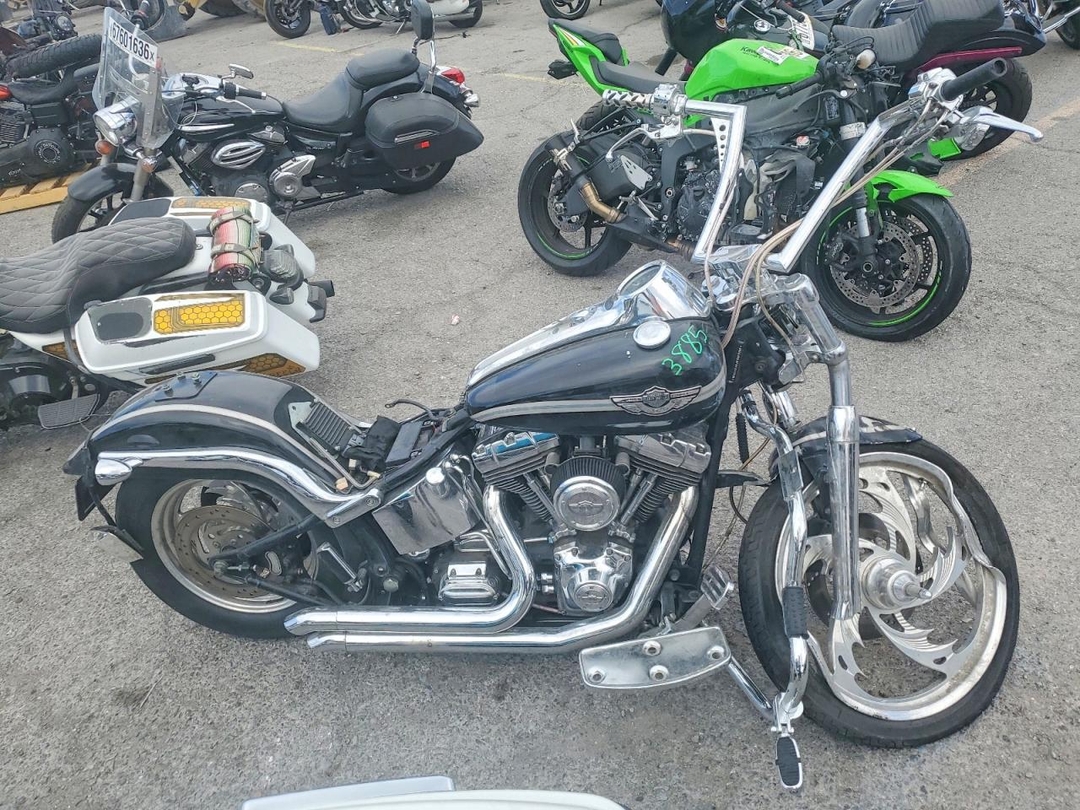 منظر 2003 HARLEY-DAVIDSON FXSTDI، زاوية 1