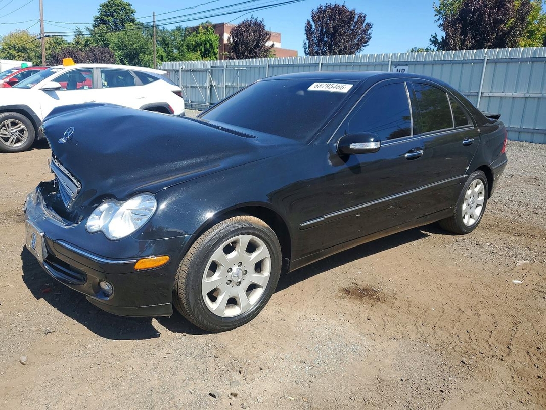 Vue de 2005 MERCEDES-BENZ C 240 4MATIC, angle 1