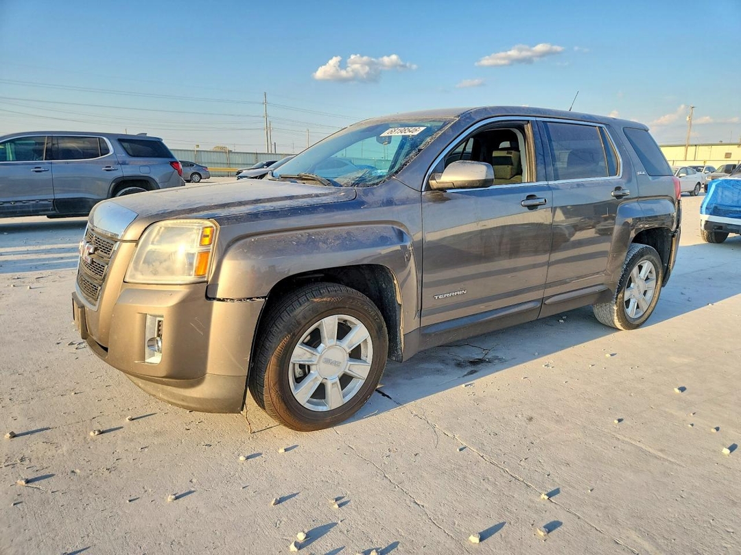 منظر 2011 GMC TERRAIN SLE، زاوية 1