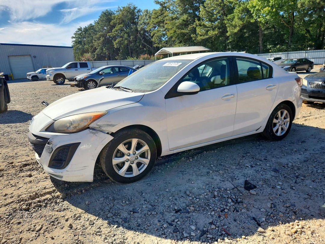 Vue de 2010 MAZDA 3 I, angle 1