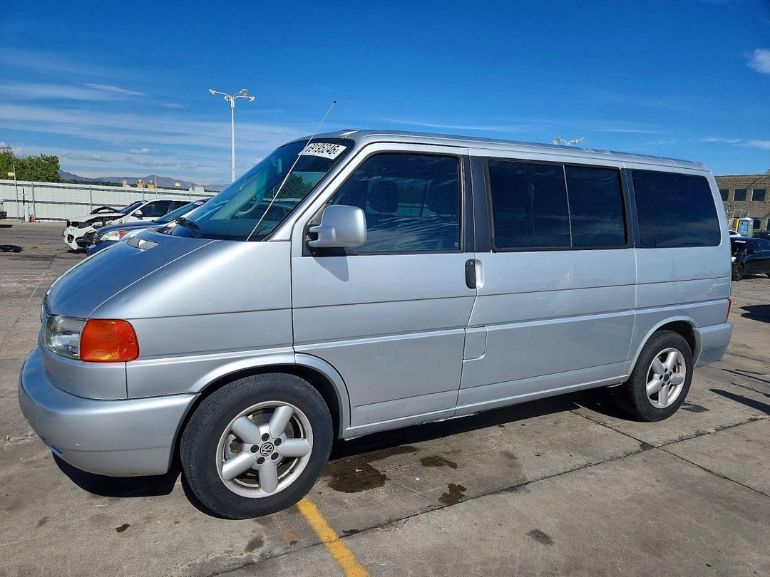 Vista de 2003 VOLKSWAGEN EUROVAN GLS, ángulo 1