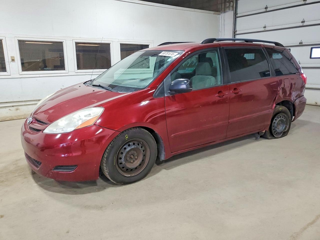 منظر 2008 TOYOTA SIENNA LE 7-PASSENGER، زاوية 1