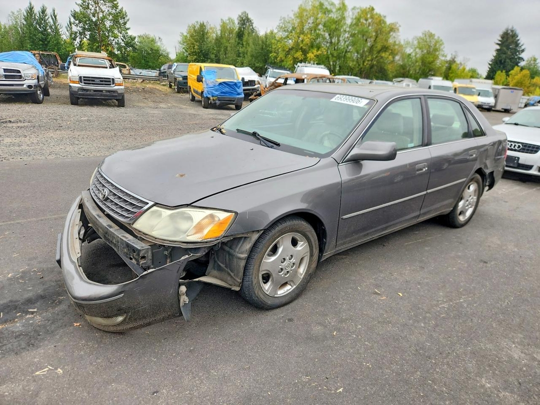 Vue de 2004 TOYOTA AVALON XLS, angle 1