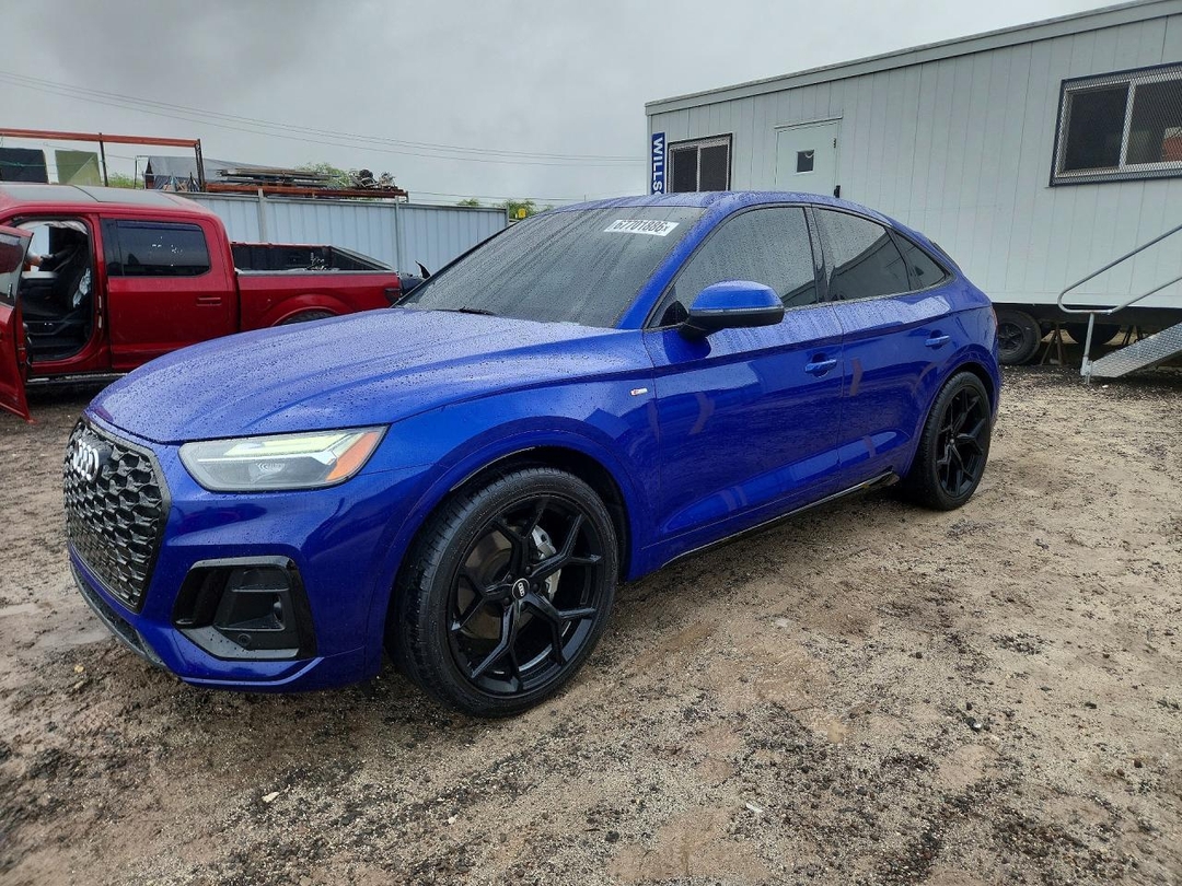 Вид 2022 AUDI Q5 SPORTBACK PRM PLS 45, угол 1