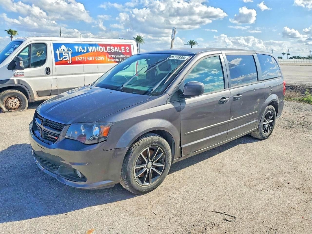 Vue de 2015 DODGE GRAND CARAVAN SXT, angle 1