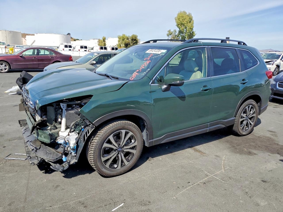 Вид 2022 SUBARU FORESTER LIMITED, угол 1