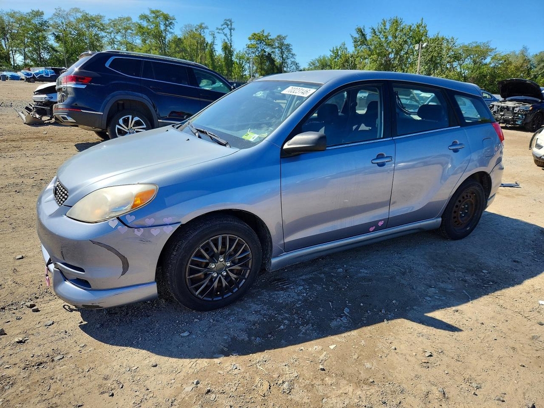 Vue de 2004 TOYOTA MATRIX XR, angle 1