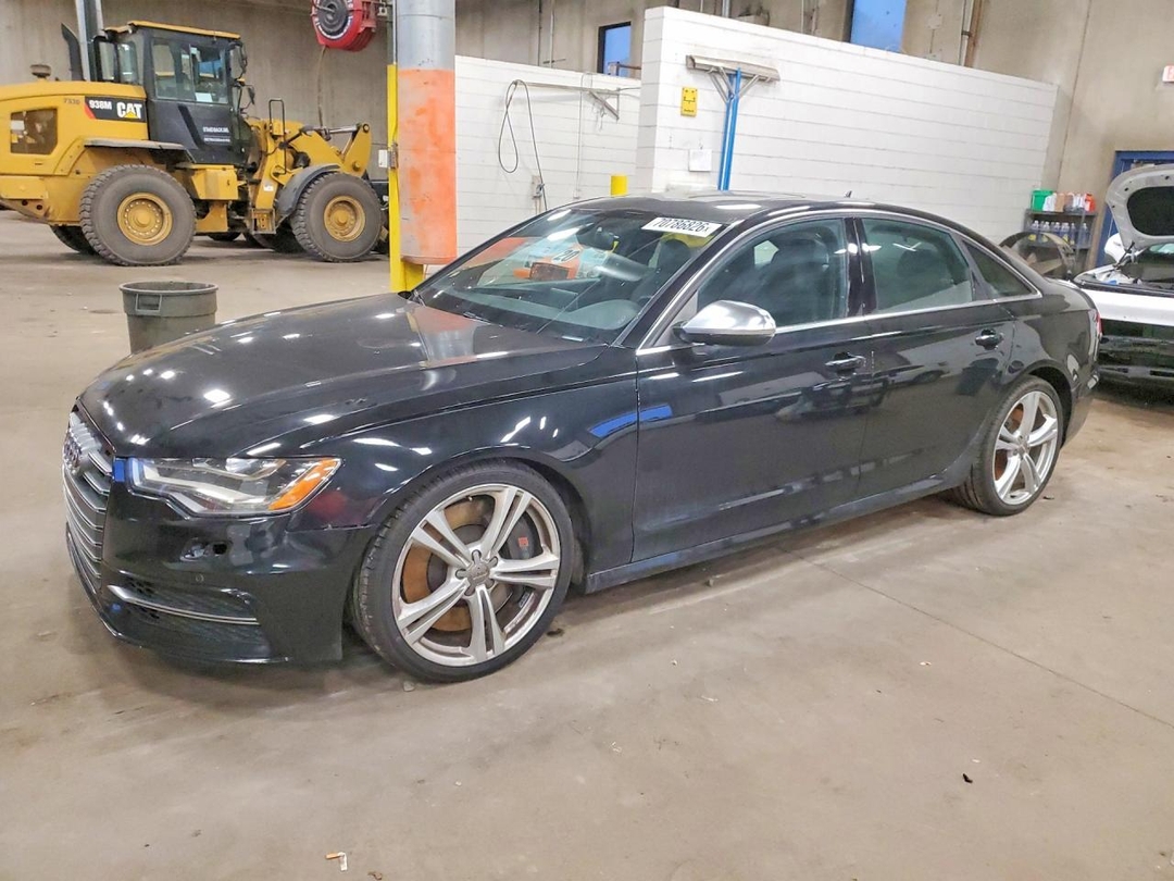 Vue de 2013 AUDI S6, angle 1