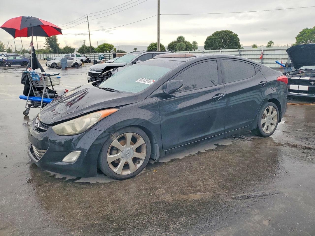 Vue de 2013 HYUNDAI ELANTRA LIMITED, angle 1
