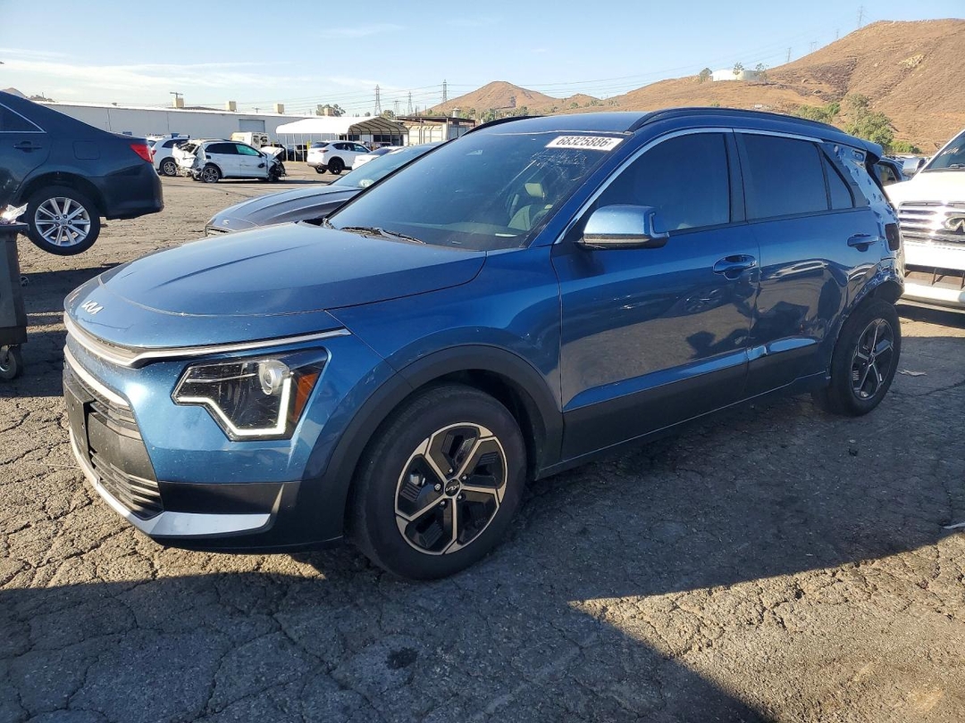 Вид 2026 KIA NIRO EX, угол 1
