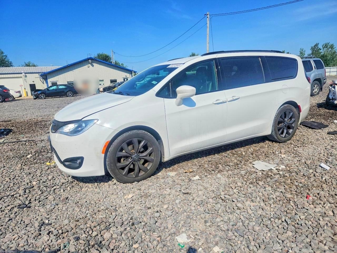 Vue de 2019 CHRYSLER PACIFICA TOURING L PLUS, angle 1