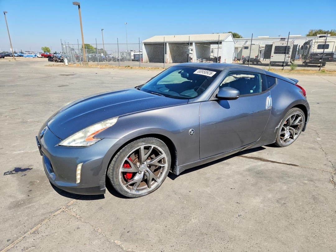 منظر 2015 NISSAN 370Z SPORT TECH، زاوية 1