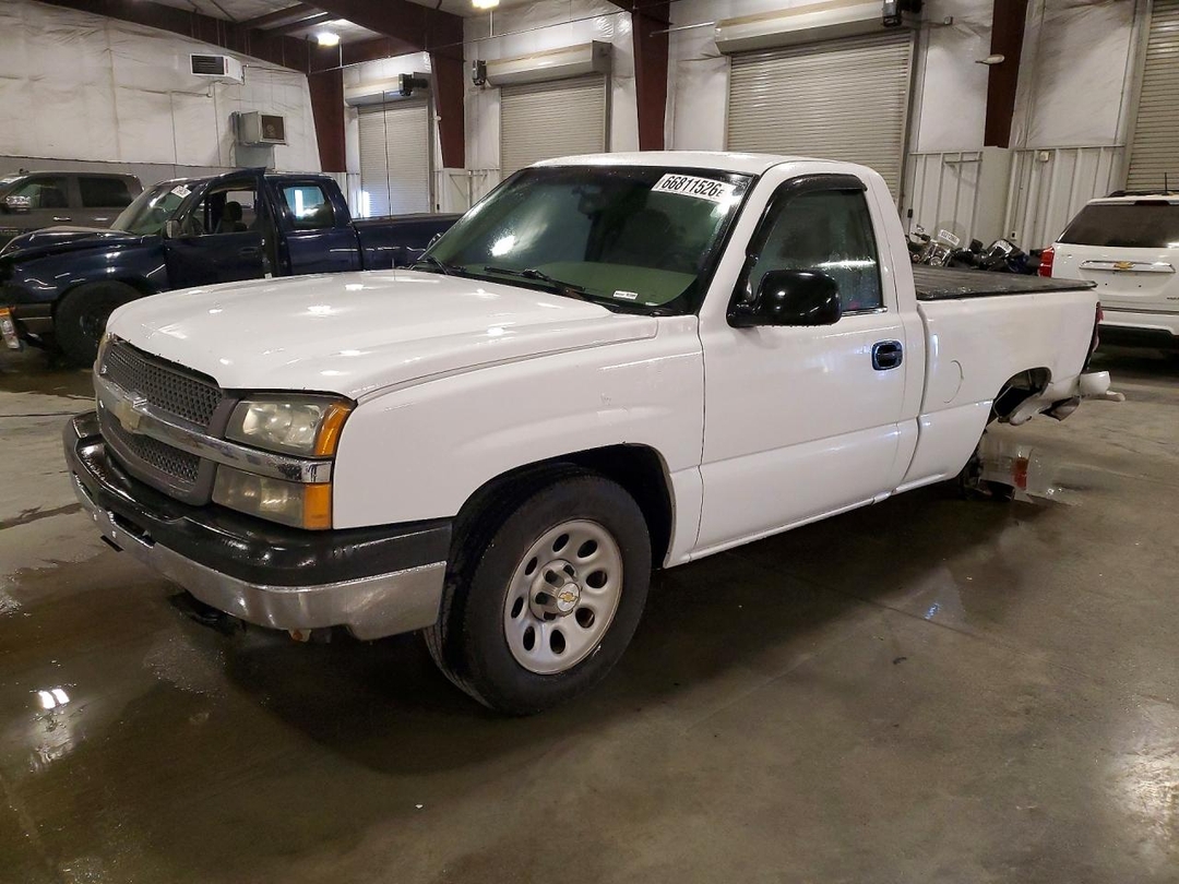 Vista de 2005 CHEVROLET SILVERADO C1500, ángulo 1