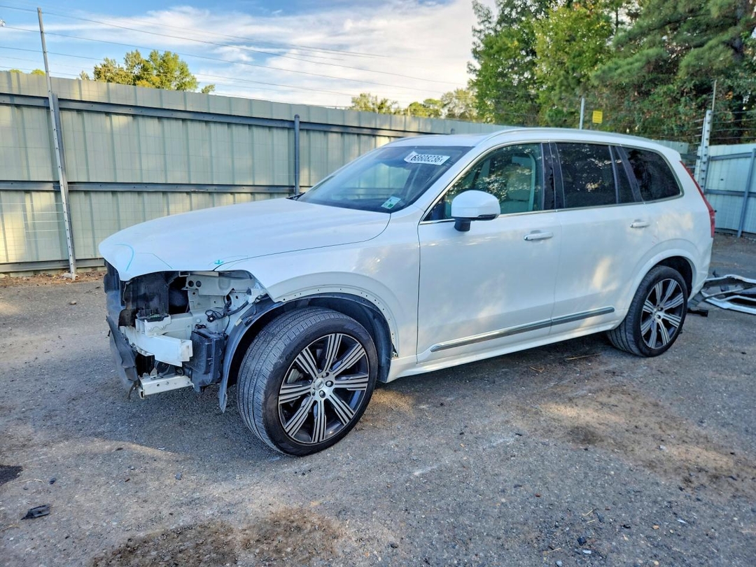 Вид 2022 VOLVO XC90 T6 INSCRIPTION, угол 1