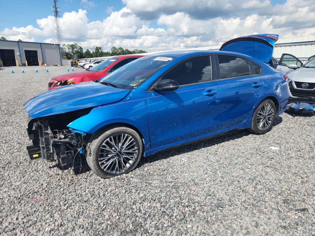 Vue de 2022 KIA FORTE GT LINE, angle 1