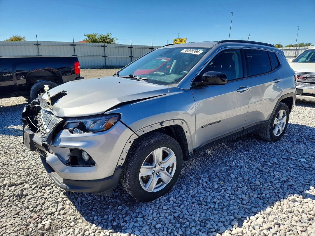 Vue de 2022 JEEP COMPASS LATITUDE, angle 1