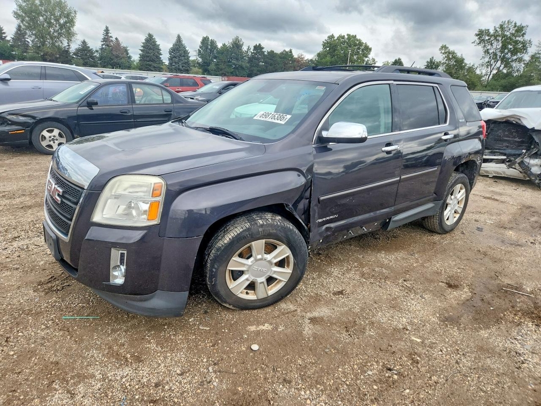 Вид 2013 GMC TERRAIN SLE, угол 1