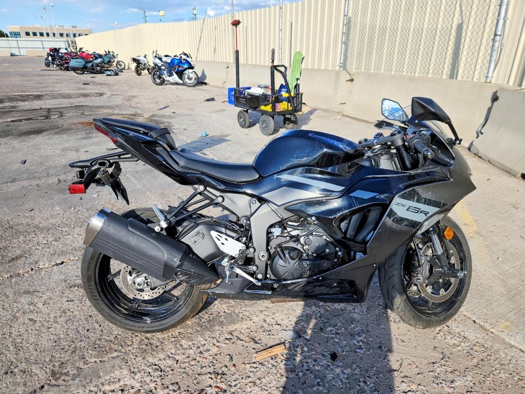 Vista de 2026 KAWASAKI ZX636 K, ángulo 1
