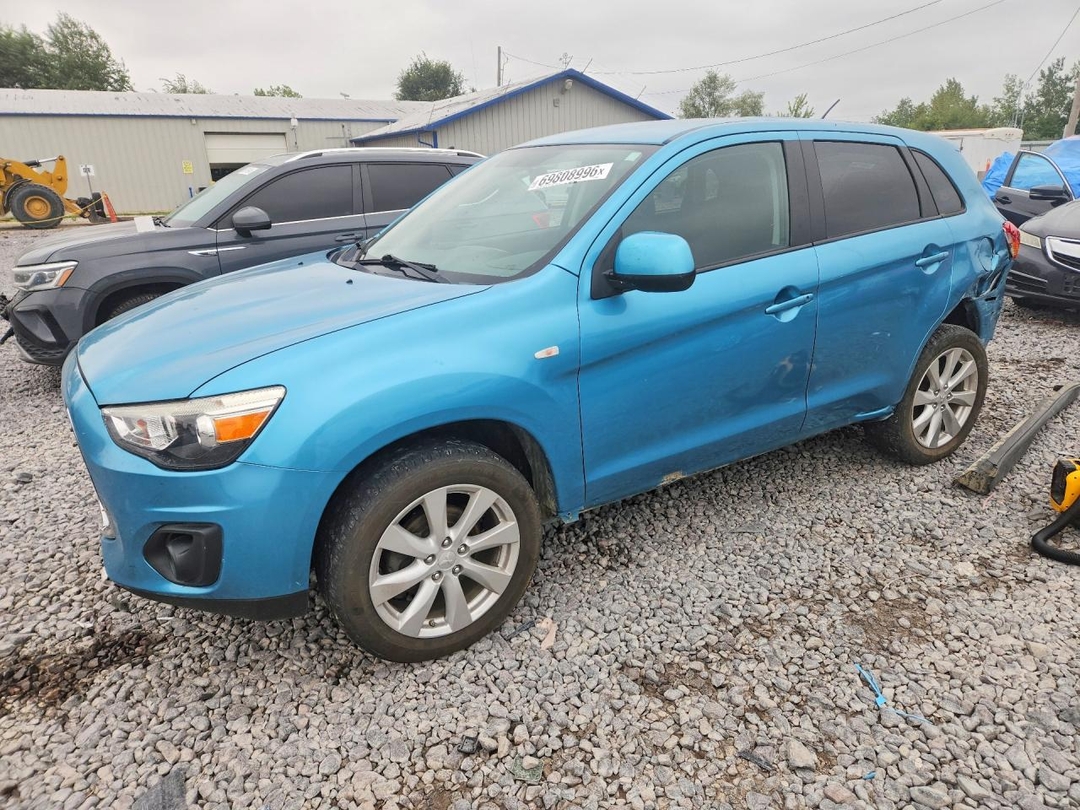 Vista de 2014 MITSUBISHI OUTLANDER SPORT ES, ángulo 1