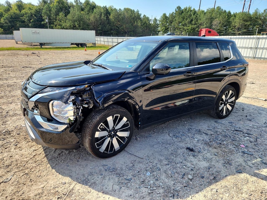 Вид 2026 MITSUBISHI OUTLANDER SE, угол 1