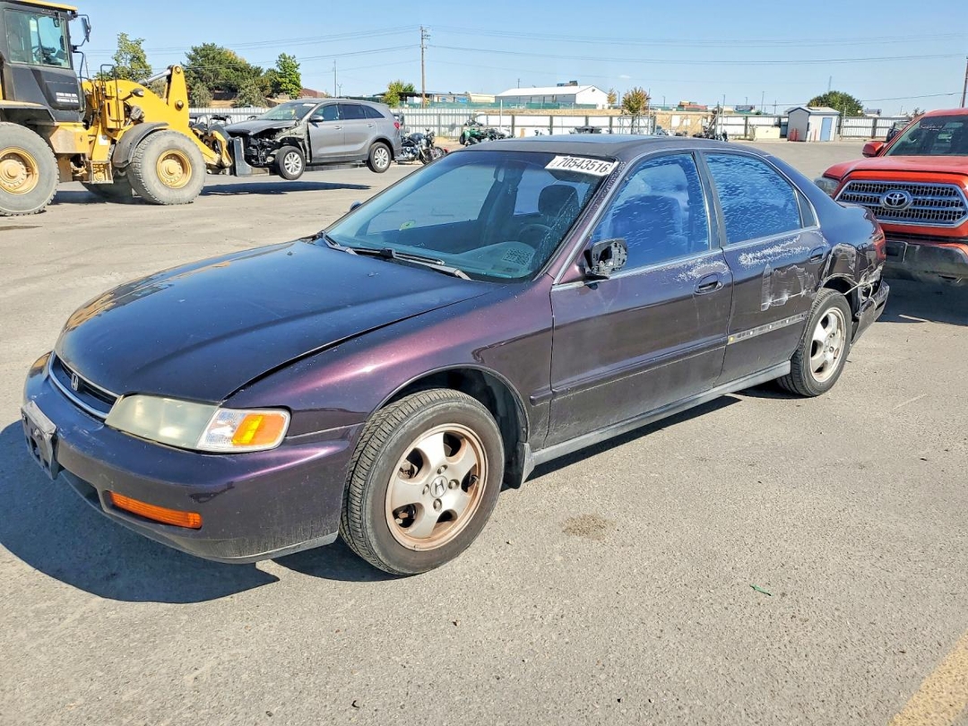 Вид 1997 HONDA ACCORD SE, угол 1