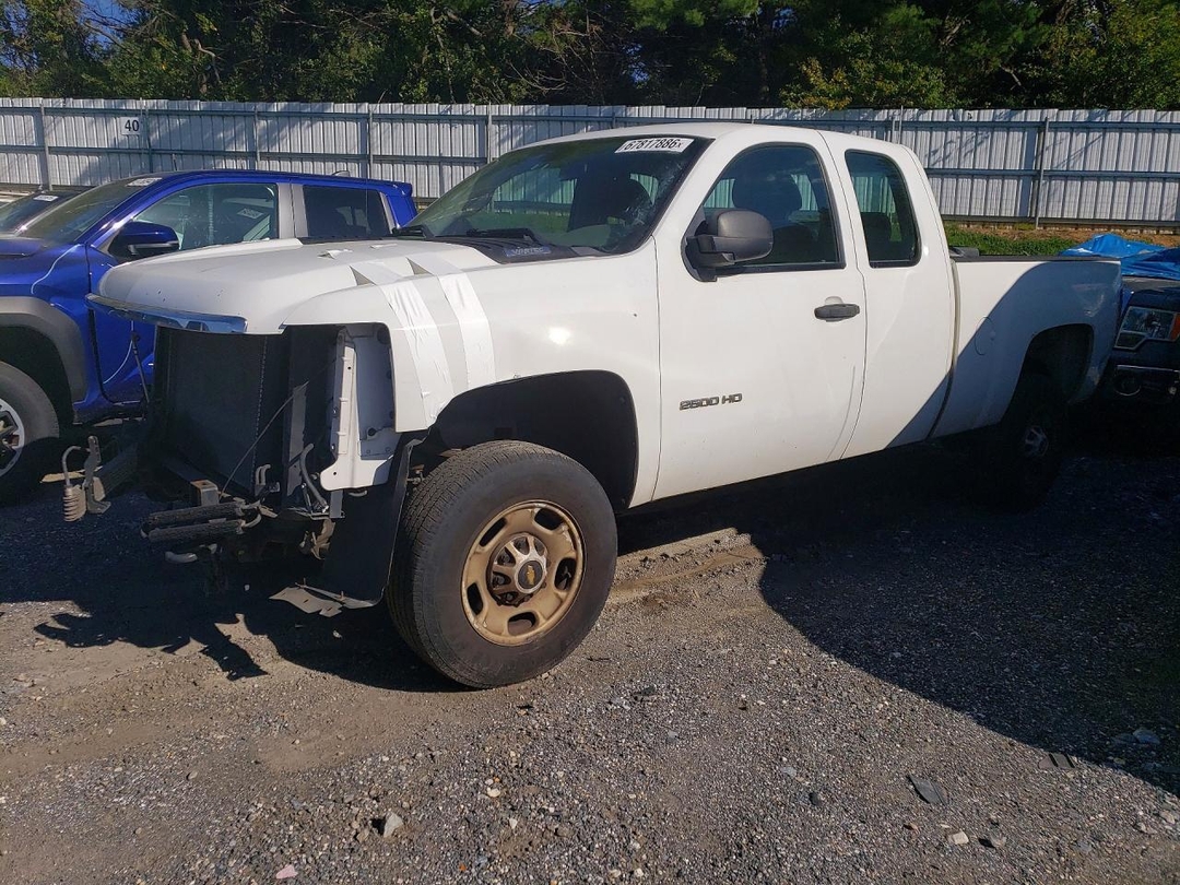 منظر 2011 CHEVROLET SILVERADO C2500 HEAVY DUTY، زاوية 1