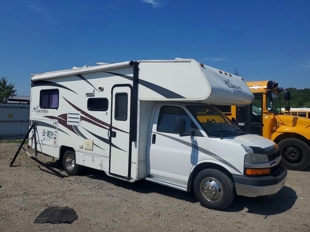 Vista de 2010 COACHMEN FREELANDER RV, ángulo 1