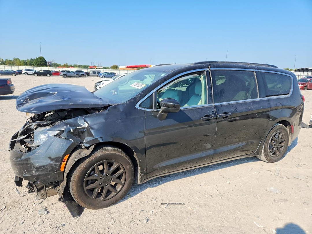 Vue de 2021 CHRYSLER VOYAGER LXI, angle 1