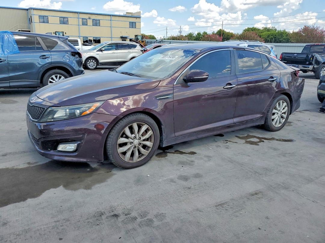 منظر 2014 KIA OPTIMA LX، زاوية 1