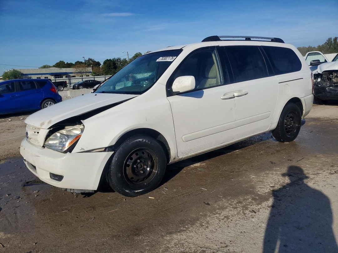Vue de 2008 KIA SEDONA LX, angle 1