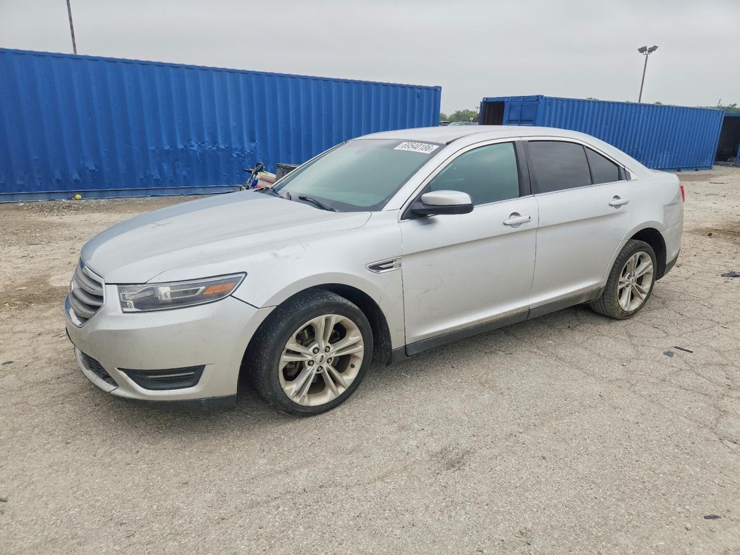 Vue de 2015 FORD TAURUS SEL, angle 1
