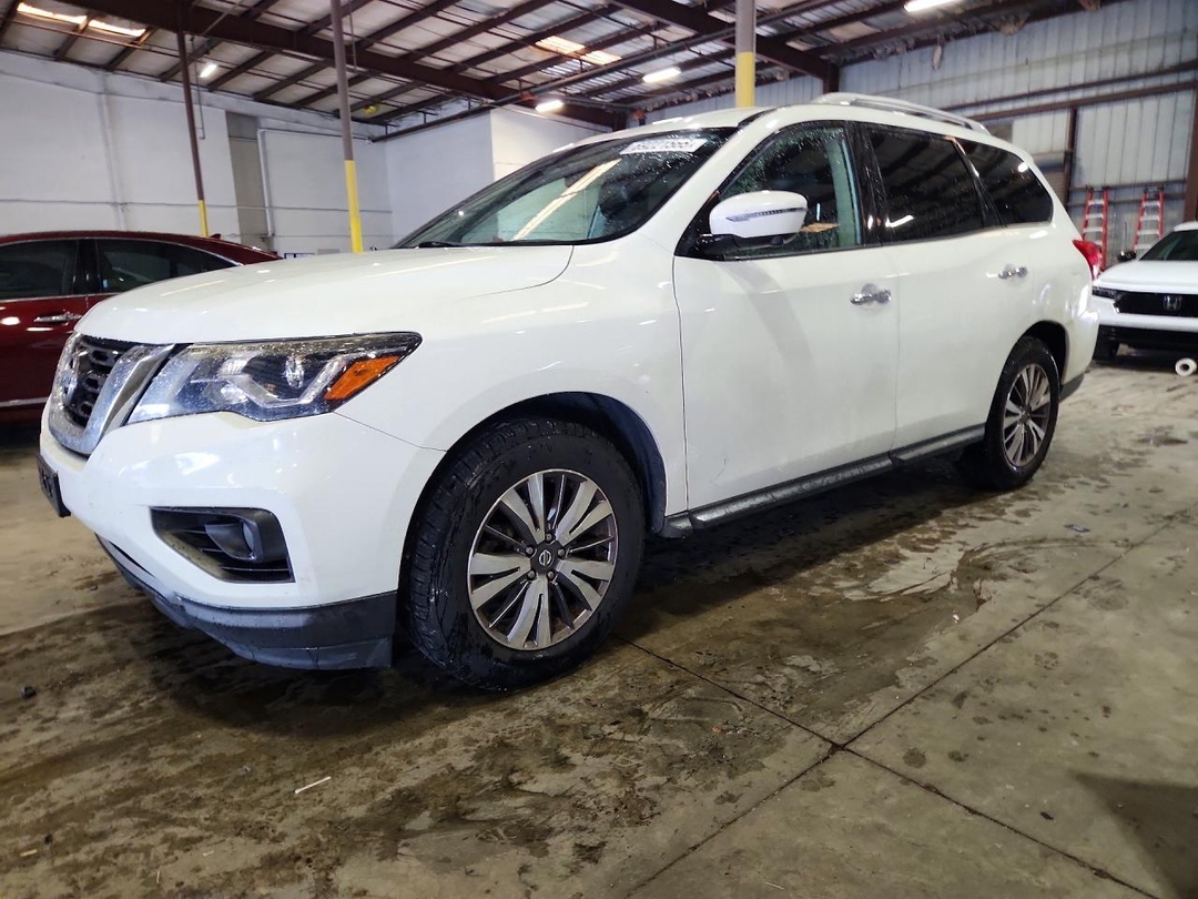 منظر 2020 NISSAN PATHFINDER SL، زاوية 1
