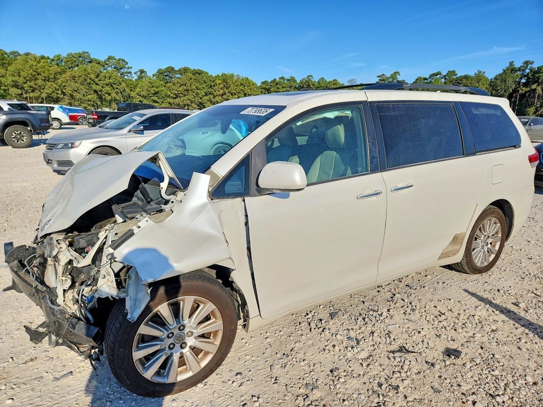 Vue de 2012 TOYOTA SIENNA LIMITED 7-PASSENGER, angle 1