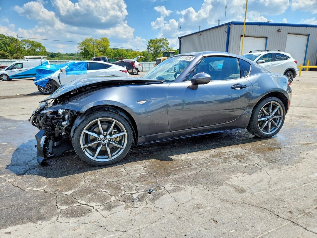 Vue de 2022 MAZDA MX-5 MIATA GRAND TOURING, angle 1