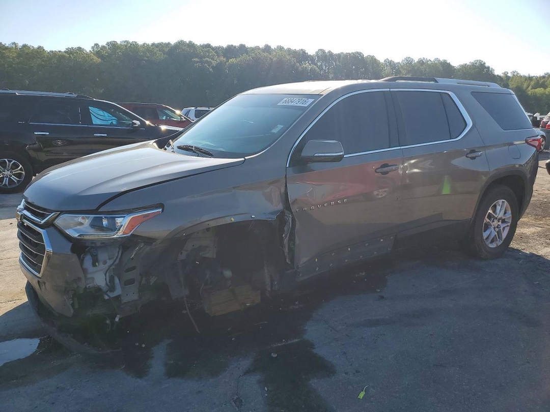 Vue de 2018 CHEVROLET TRAVERSE LT, angle 1