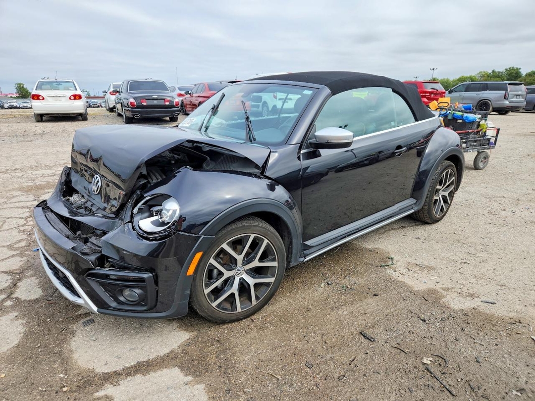 Вид 2017 VOLKSWAGEN BEETLE DUNE, угол 1