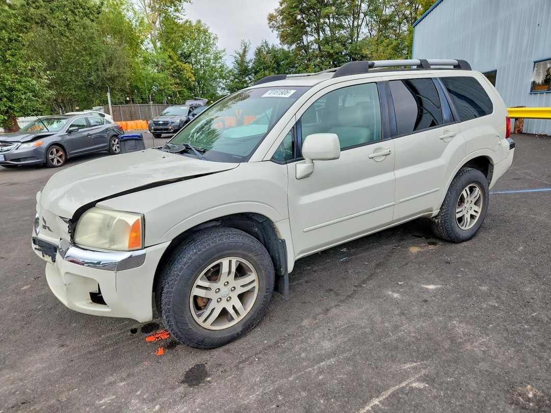 Vue de 2004 MITSUBISHI ENDEAVOR XLS, angle 1