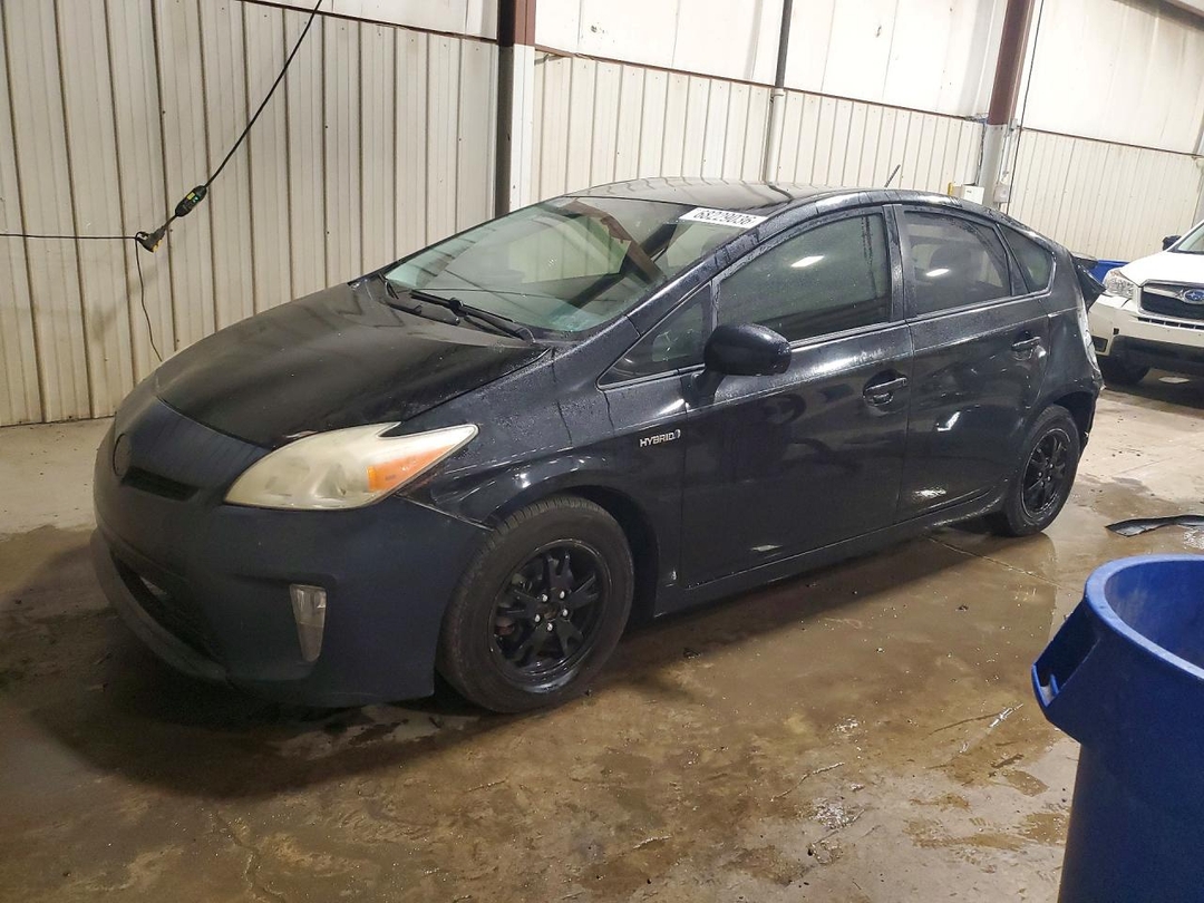 Вид 2014 TOYOTA PRIUS TWO, угол 1