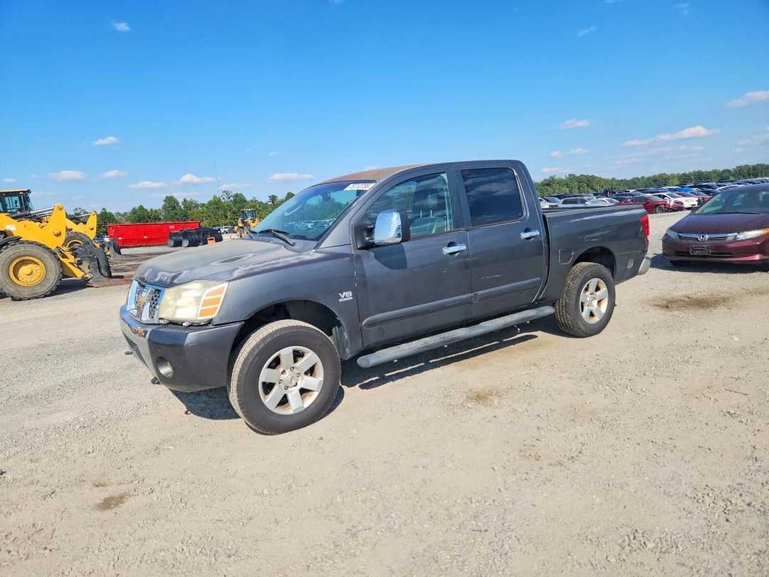 Vue de 2004 NISSAN TITAN XE, angle 1